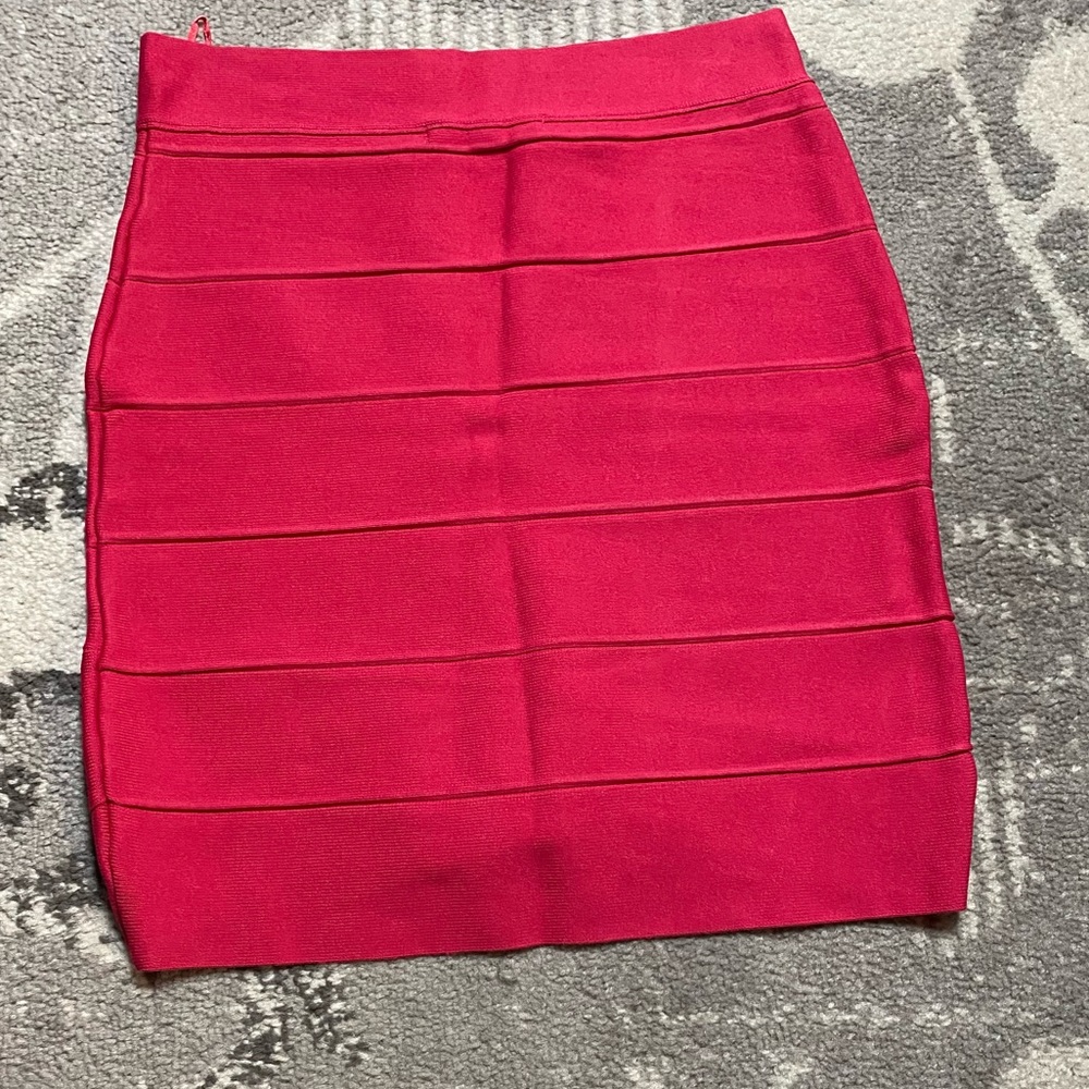 Romeo & Juliet Couture Magenta Hot Pink Banded Body-con Skirt - Picture 2 of 6